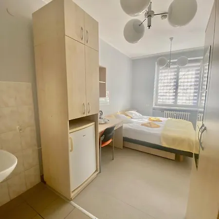 Dom Studencki Babilon אכסניה *